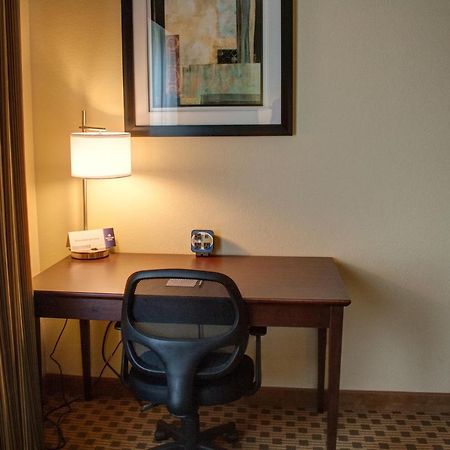 Cobblestone Inn & Suites - Waverly מראה חיצוני תמונה