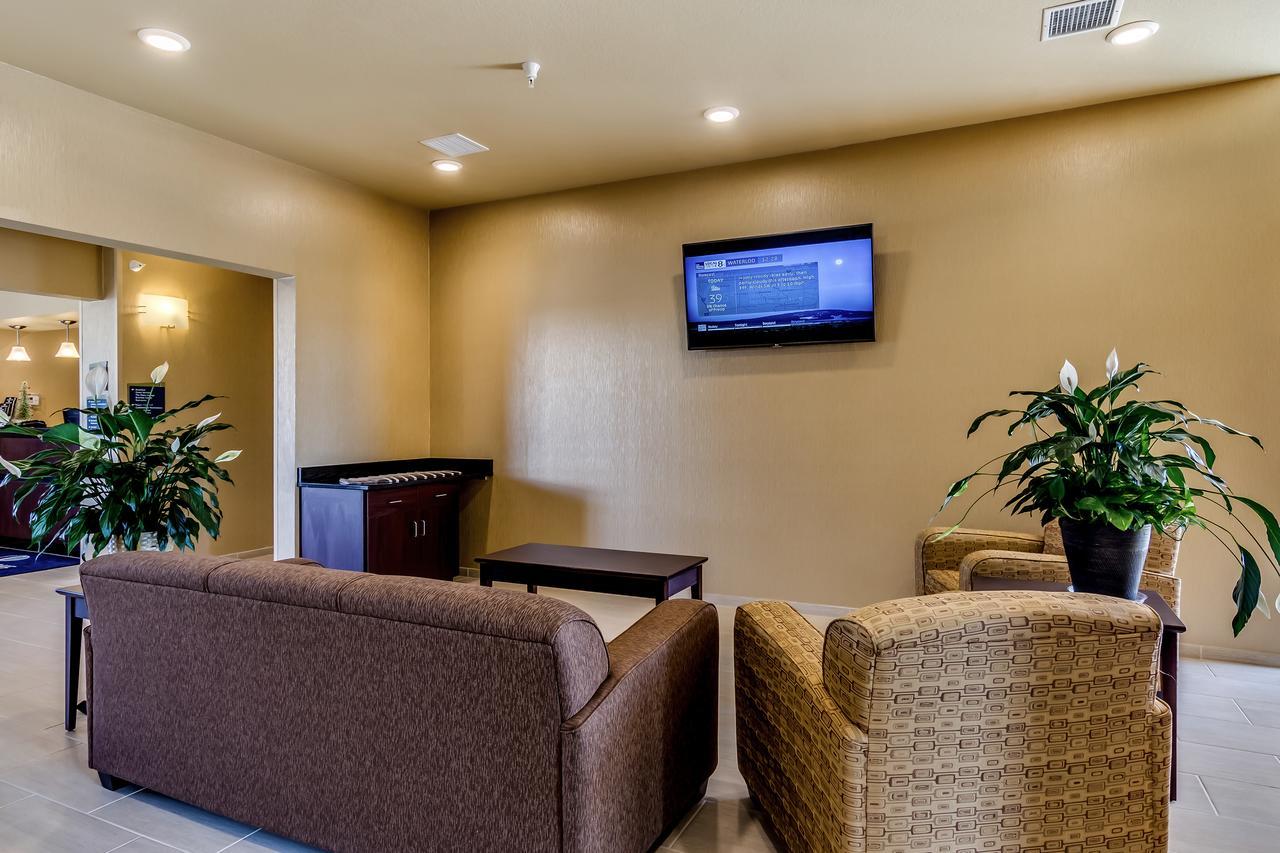 Cobblestone Inn & Suites - Waverly מראה חיצוני תמונה