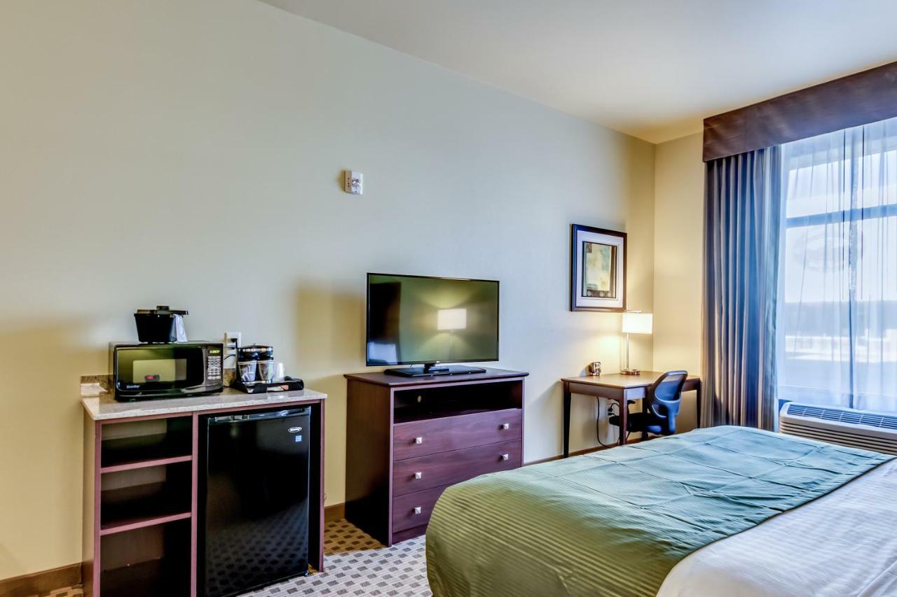 Cobblestone Inn & Suites - Waverly מראה חיצוני תמונה